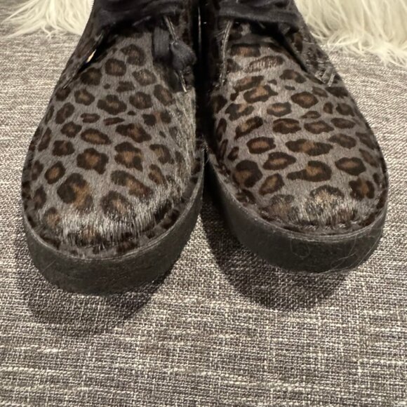 Clarks Originals Arisa Desert Boots – Gray Leopard Haircalf Leather – Size 8.5 - Picture 5 of 9